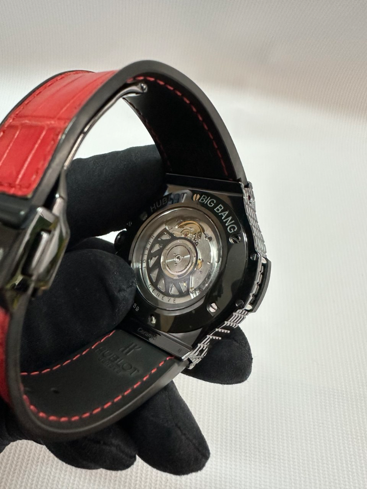Часы Hublot Big Bang Tutti Frutti Red Caviar 346.CD.1800.LR.1913