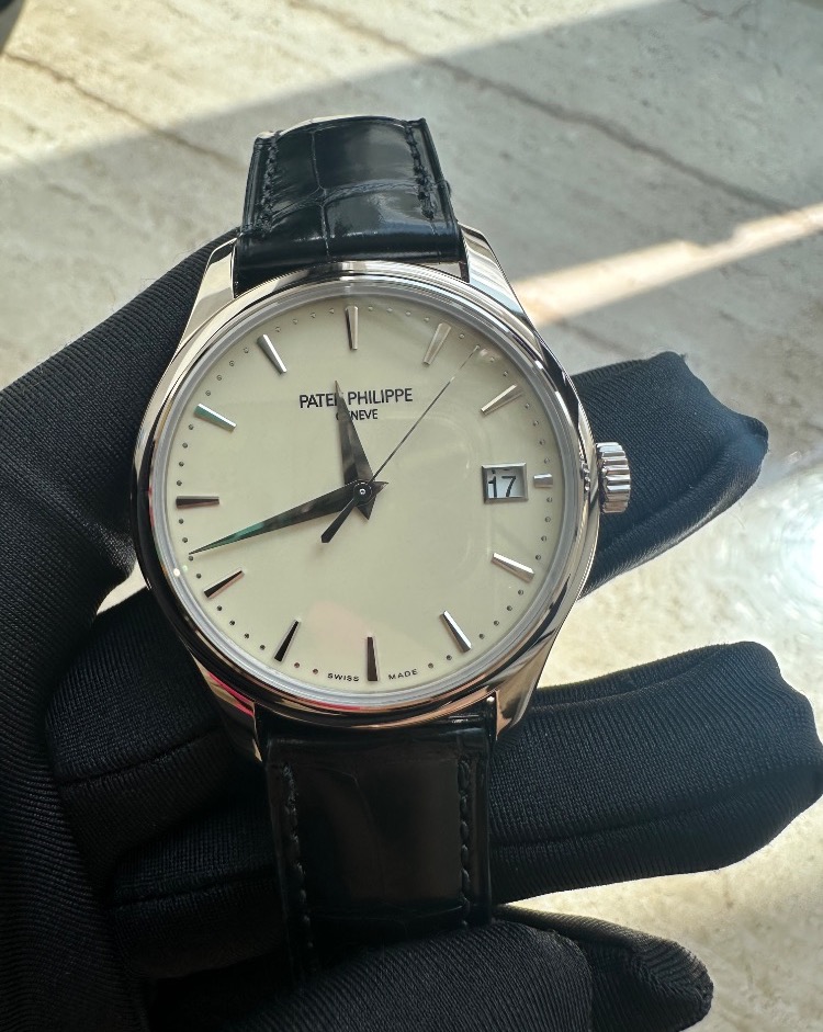 Часы Patek Philippe CALATRAVA 5227G-001