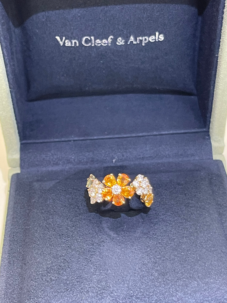 Кольцо Van Cleef & Arpels . FOLIE DES PRES VRС98355