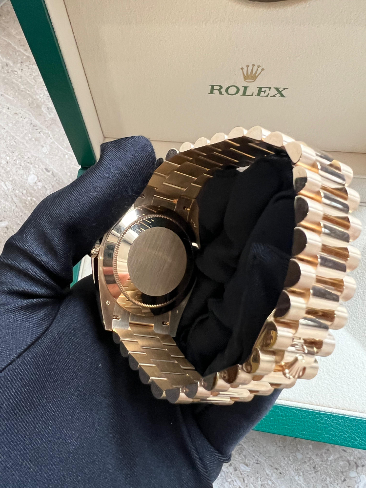 Часы Rolex Day-Data 40mm Yellow Gold 228238-0003
