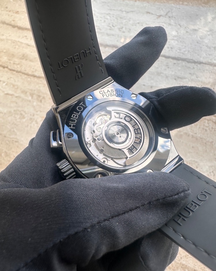Часы Hublot Classic Fusion Black Magic 525.CM.0170.LR
