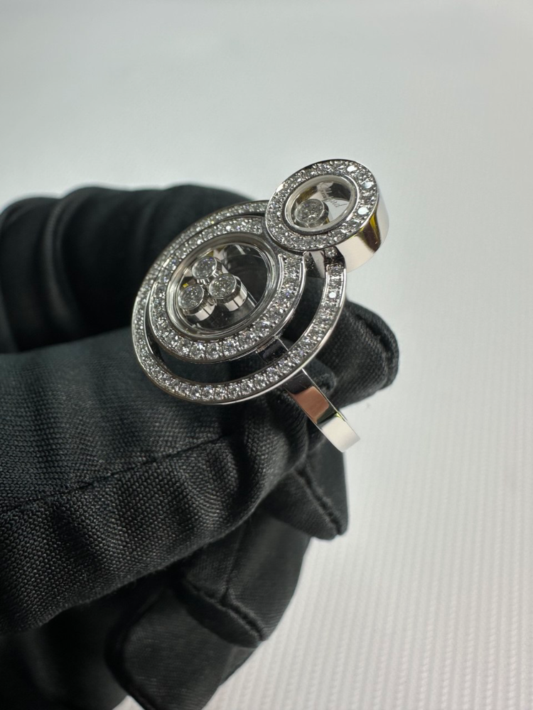 Кольцо Chopard Happy Diamonds 829210-1069