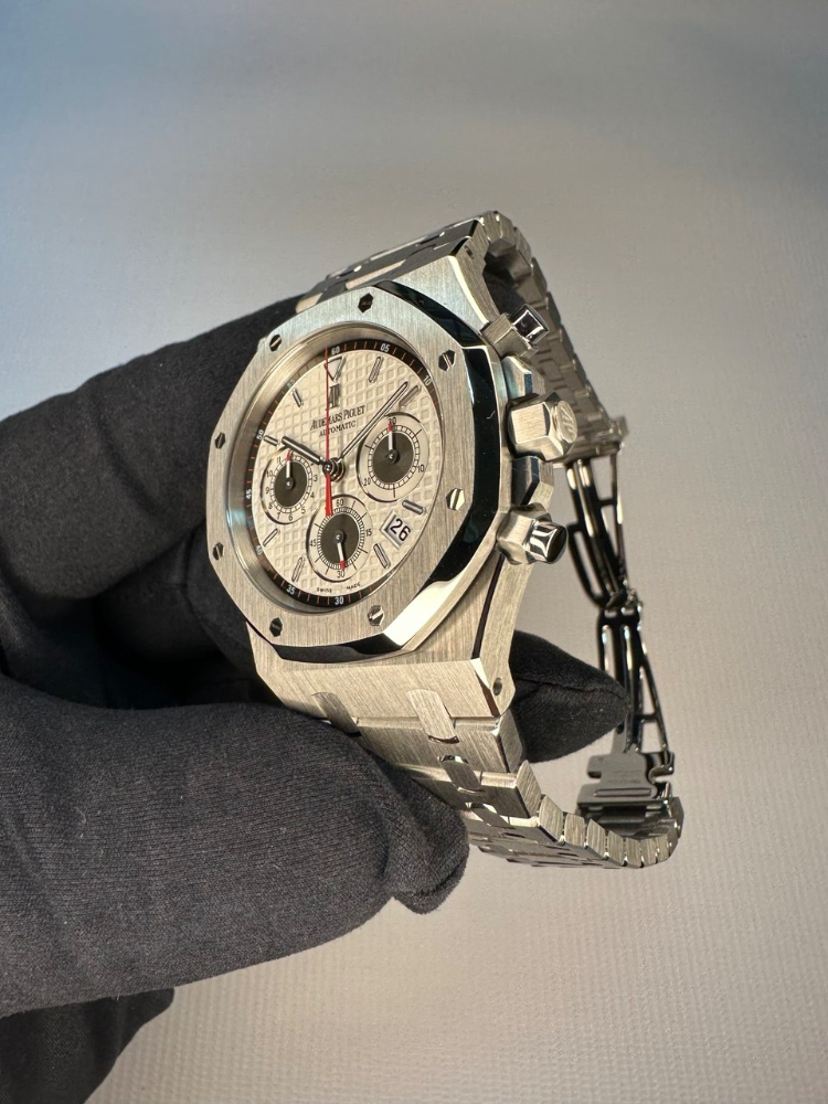 Часы AUDEMARS PIGUET Royal Oak Chronograph 39 mm 26300ST.OO.1110ST.06