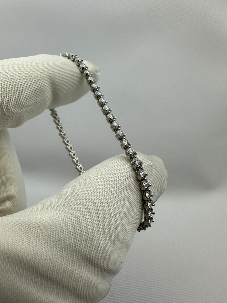 Браслет Harry Winston из платины с бриллиантами