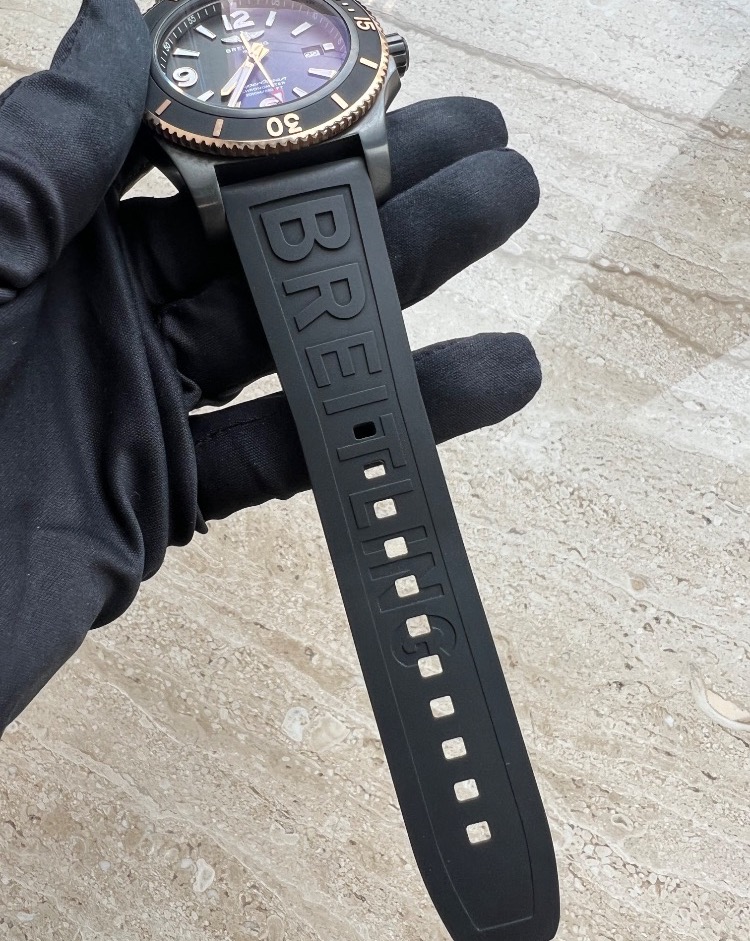 Часы Breitling Superocean 46 mm U17368