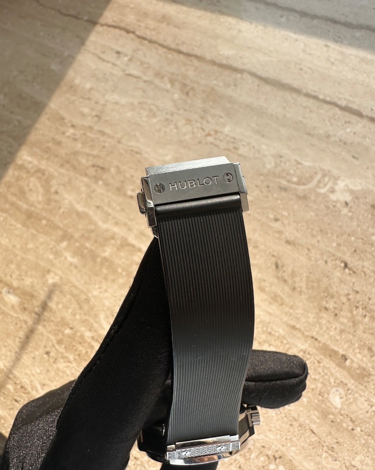 Часы Hublot Big Bang Steel Pave 38mm 361.SX.1270.RX.1704