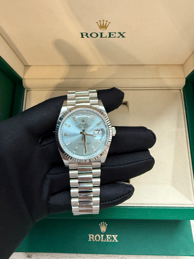Часы Rolex DAY-DATE 36мм PLATINUM 128236-0009