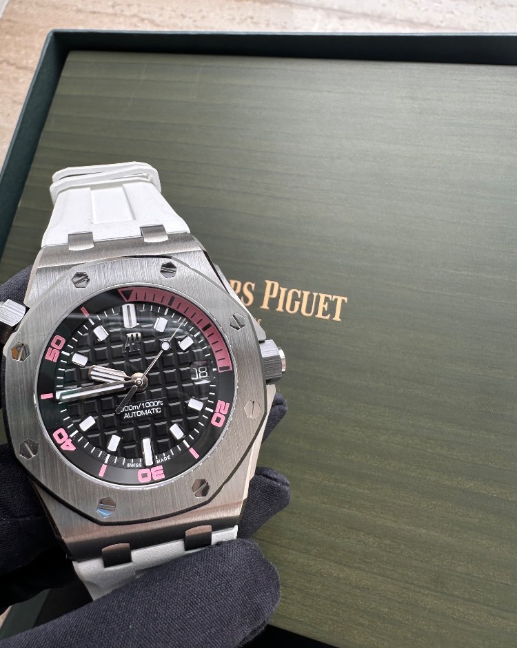 Часы AUDEMARS PIGUET ROYAL OAK OFFSHORE DIVER 15720ST.OO.A010CA.01