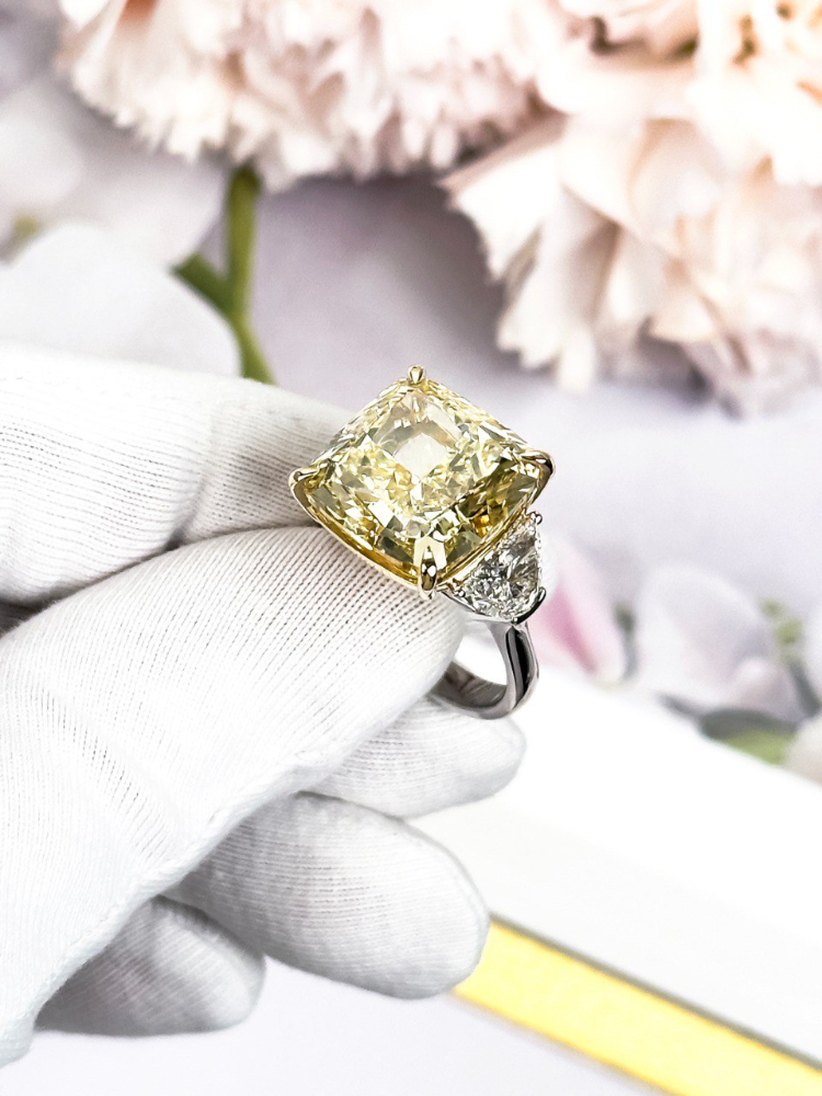 Кольцо No name Cushion Diamond 15.12ct FIY/VVS2 GIA