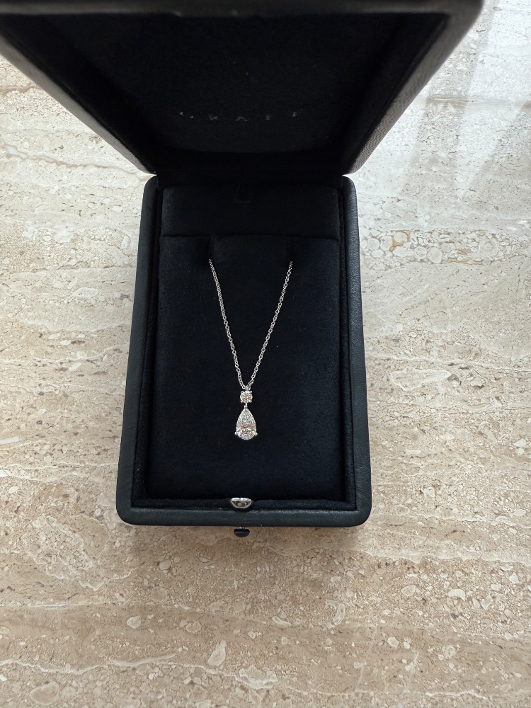 Подвеска Graff pear shape and round Diamond 1 01ct F/IF