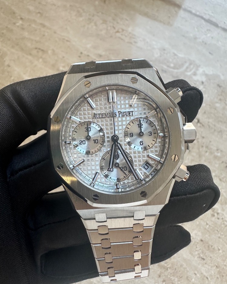Часы AUDEMARS PIGUET ROYAL OAK SELFWINDING CHRONOGRAPH 41 MM 26240ST.OO.1320ST.07