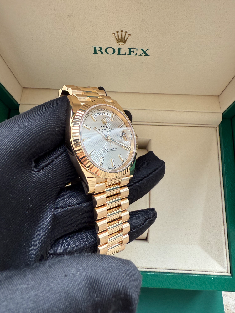 Часы Rolex Day-Date 40mm Yellow Gold 228238