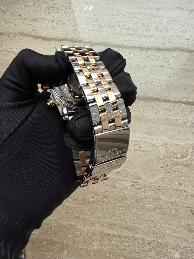 Часы Breitling CHRONOMAT B01 44MM CB011012/B968/375C