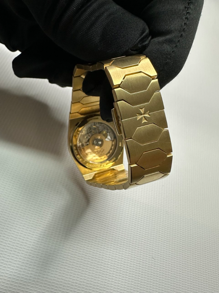 Часы Vacheron Constantin Historiques 222 4200H/222J-B935