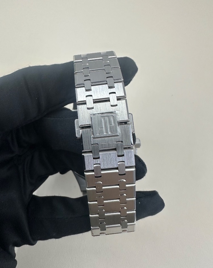 Часы AUDEMARS PIGUET ROYAL OAK SELFWINDING CHRONOGRAPH 26240ST.OO.1320ST.05