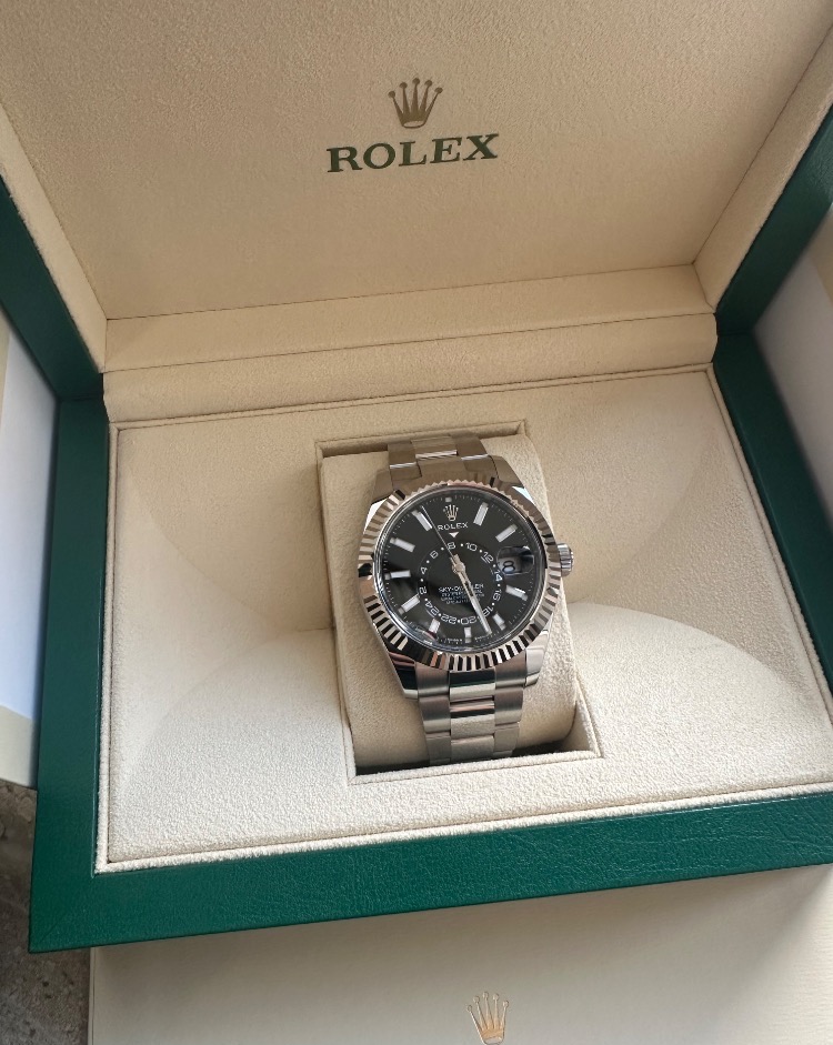 Часы Rolex Sky-Dweller 42 mm Steel and White Gold 336934-0007