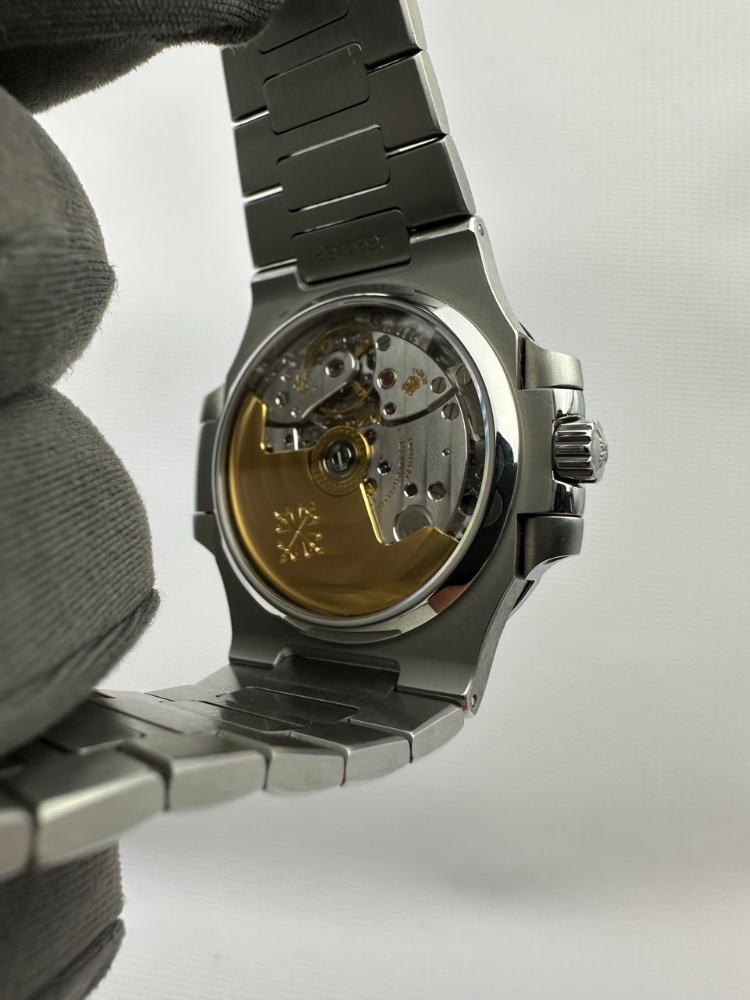 Часы Patek Philippe Nautilus 5800/1A-001