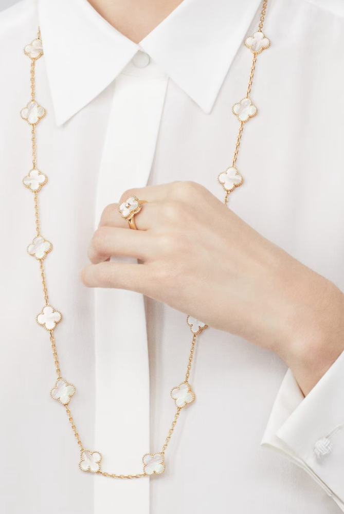 Колье Van Cleef & Arpels Длинное Vintage Alhambra 20 мотивов VCARA42100