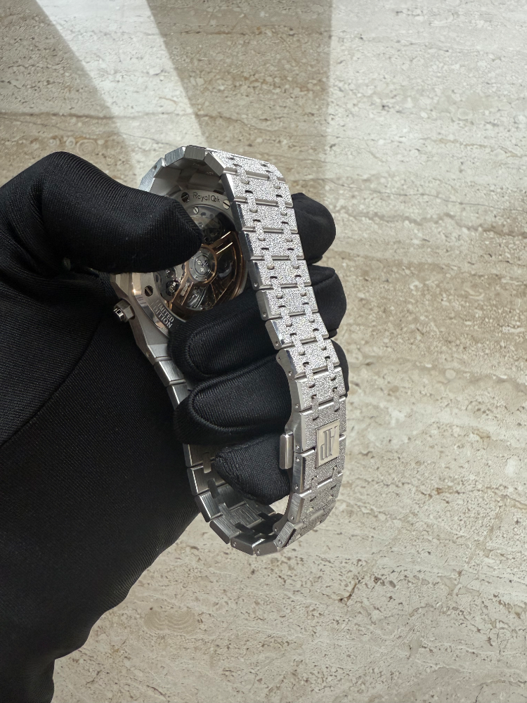 Часы AUDEMARS PIGUET Royal Oak Chronograph 41 mm Frosted 26239BC.GG.1224BC.01