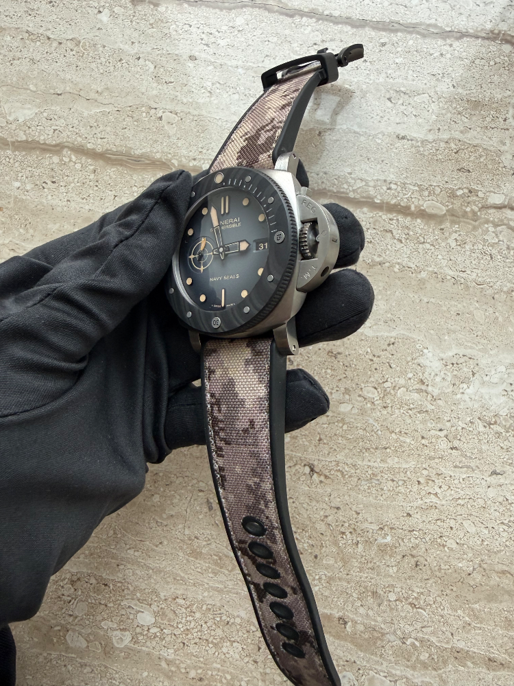 Часы Panerai Submersible Navy SEALs Titanio PAM01669