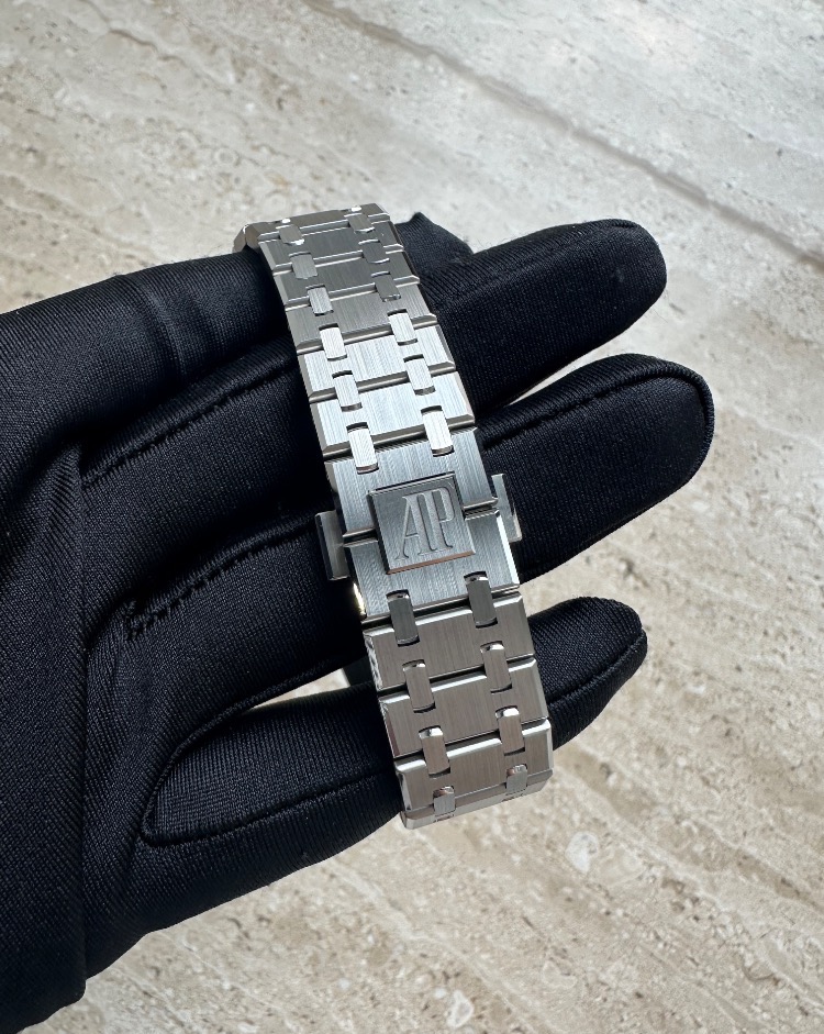 Часы AUDEMARS PIGUET ROYAL OAK AUTOMATIQUE 37 мм 15551ST.ZZ.1356ST.05
