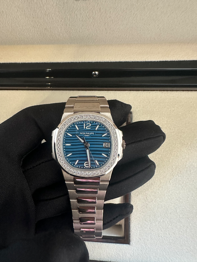 Часы Patek Philippe NAUTILUS 7010/1G-013
