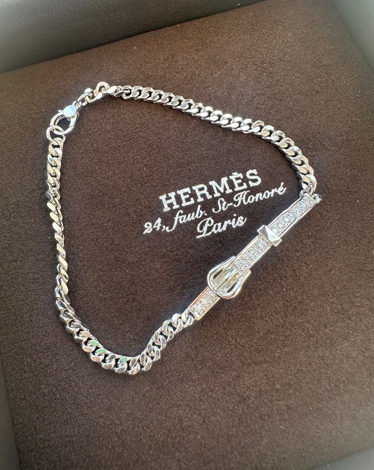 Браслет Hermes STIRRUP LEATHER BRACELET (SIZE 16) H124409B 0016