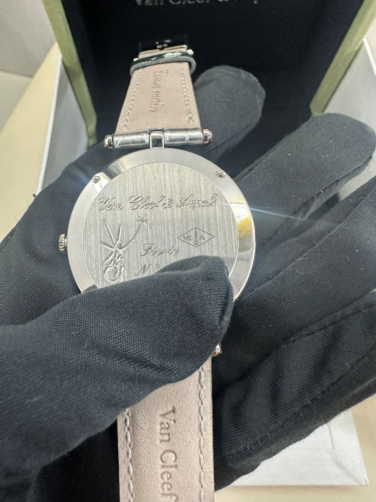 Часы Van Cleef & Arpels Lady Arpels Féerie VCARO8T500