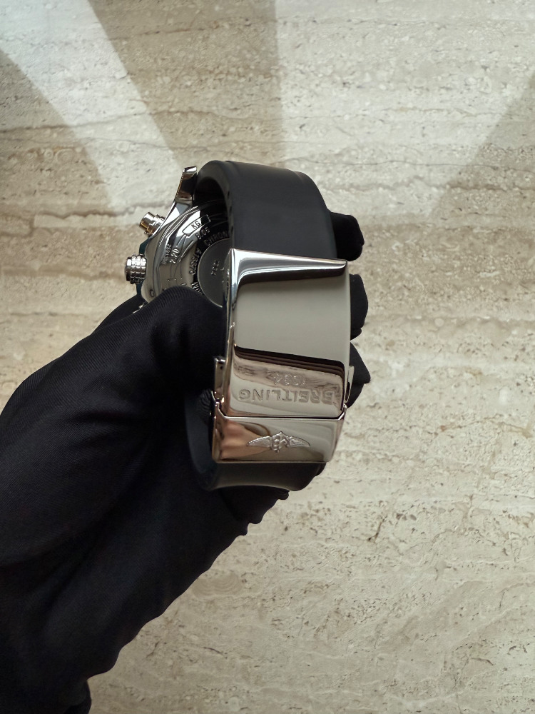 Часы Breitling Avenger A1337011/b973-1rt