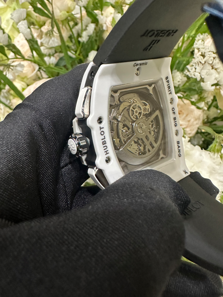 Часы Hublot Spirit of Big Bang White Ceramic 601.HX.0173.LR