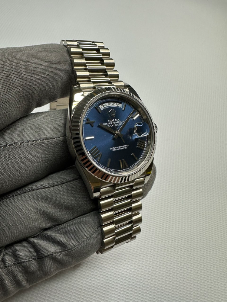 Часы Rolex Day-Date 40 mm White Gold 228239-0007