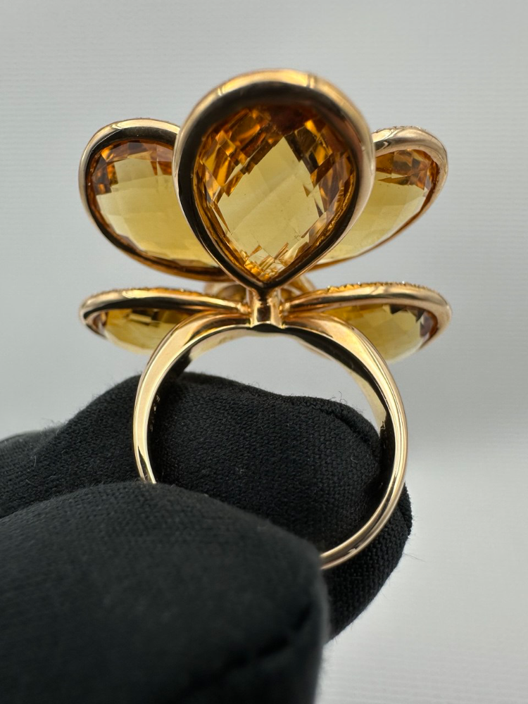 Кольцо No name с цитринами и бриллантами.