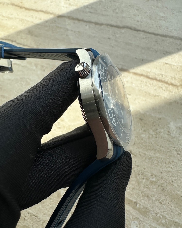 Часы Omega Seamaster Diver 300 m 210.32.42.20.03.001