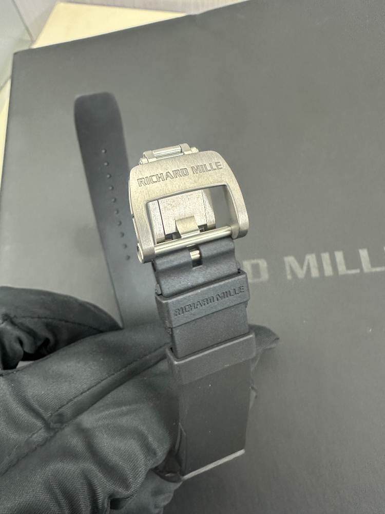 Часы Richard Mille RM 037 CARBON TPT® TITANIUM