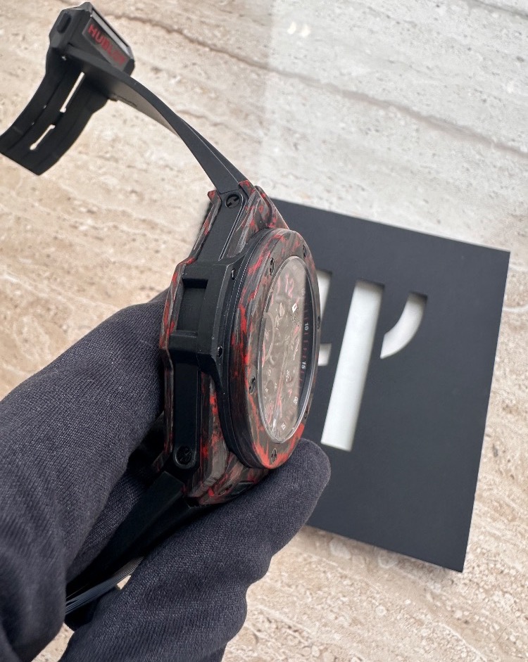 Часы Hublot Big Bang Unico Red Carbon Alex Ovechkin 411.QV.1123.NR.OVK21