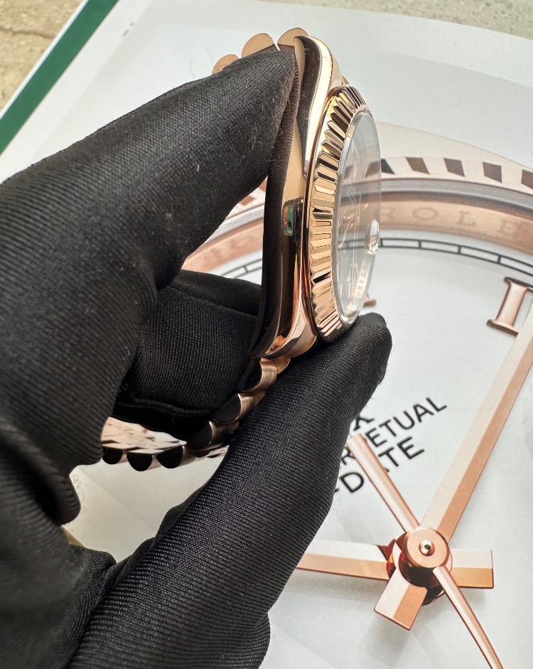 Часы Rolex Day-Date 41 Black Dial Rose Gold 218235