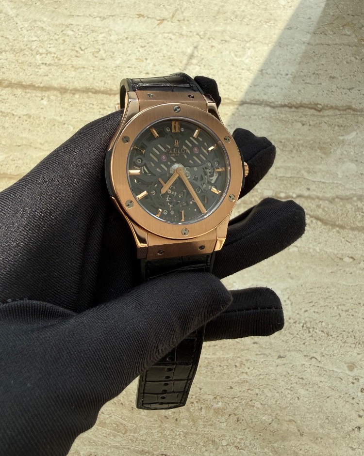 Часы Hublot Classic Fusion Ultra-Thin Skeleton King Gold 45 515.OX.0180.LR