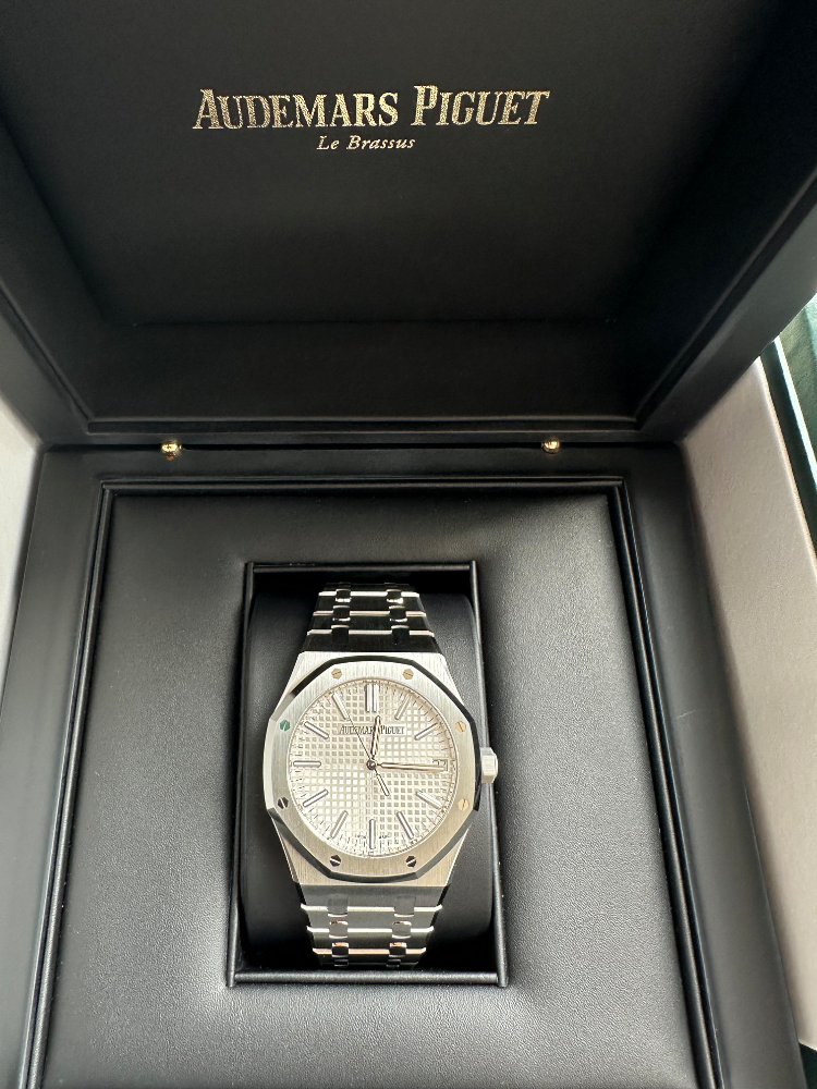 Часы AUDEMARS PIGUET ROYAL OAK SELFWINDING 15510ST.OO.1320ST.08