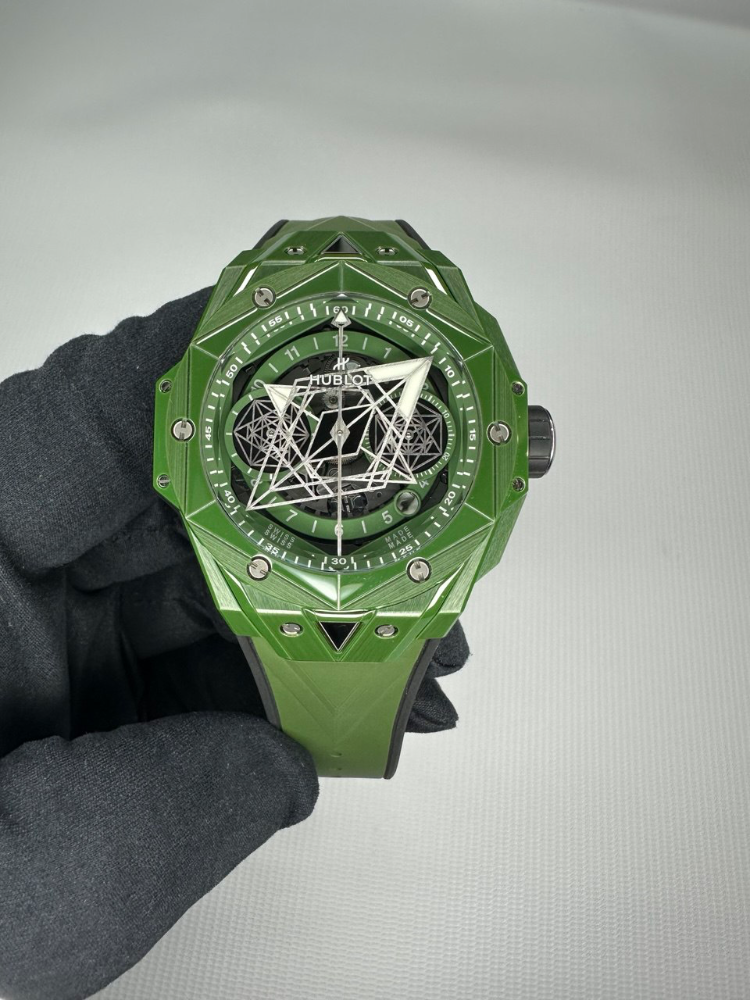 Часы Hublot Big Bang Sang Bleu II 418.GX.5207.RX.MXM22