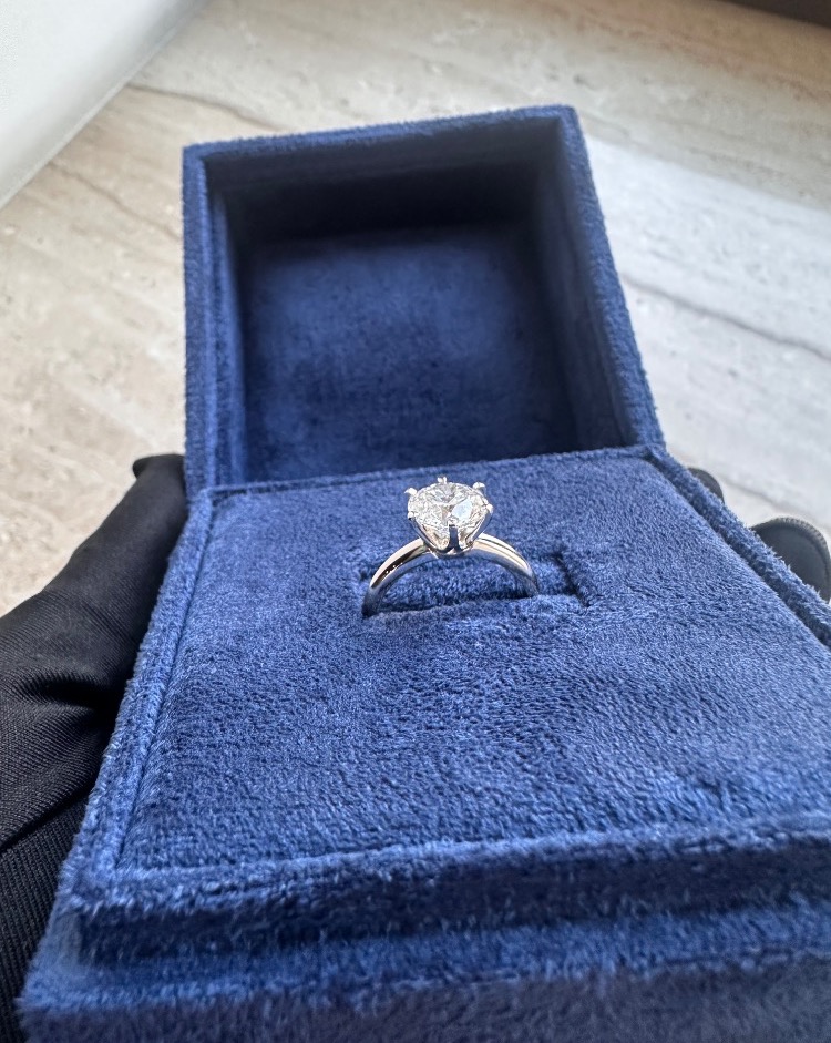 Кольцо No name с бриллиантом 2.01ct D/VS2