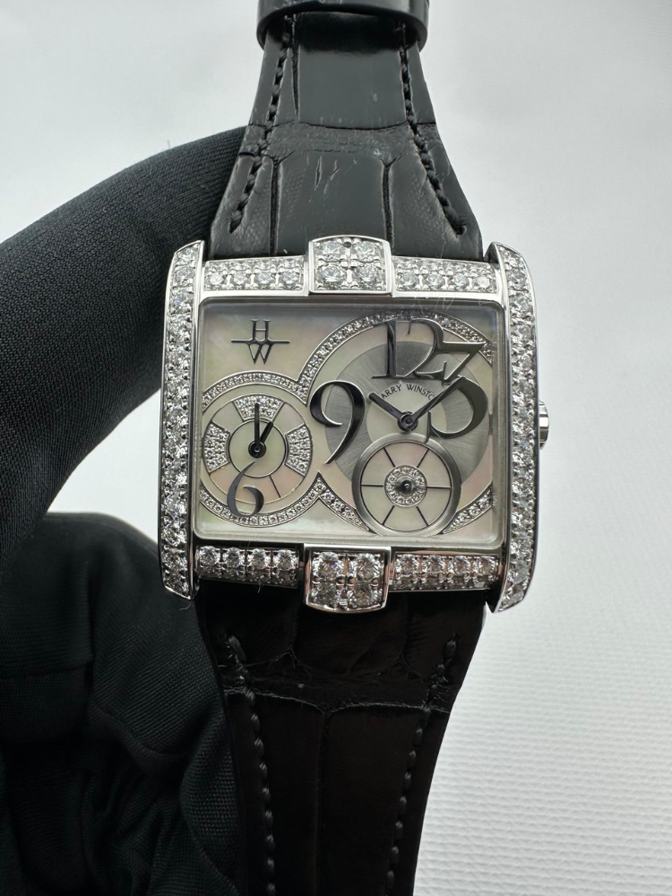 Часы Harry Winston AVENUE 350/LQTZW