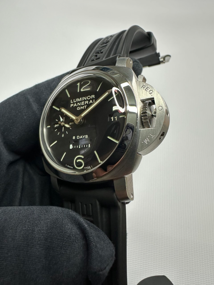 Часы Panerai Officine Luminor 8 Days GMT 44 mm PAM00233