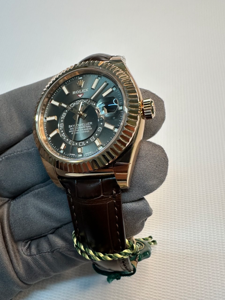 Часы Rolex Sky-Dweller 42mm Everose Gold 326135-0008