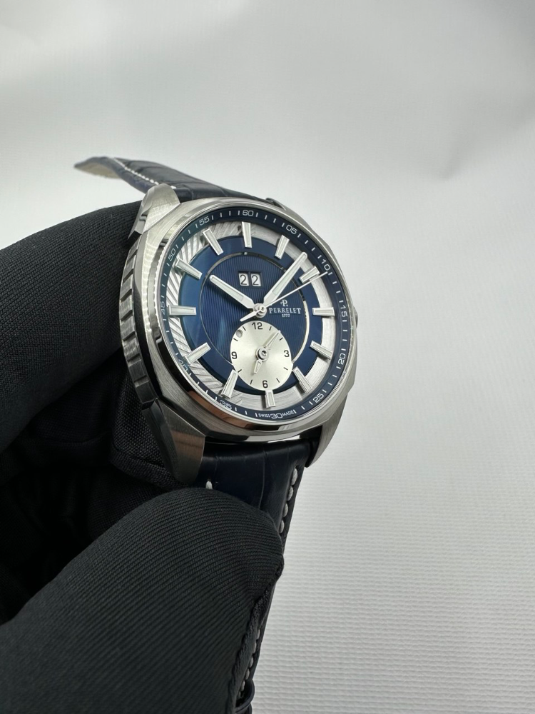 Часы Perrelet Dual Time Big Date A1101/4