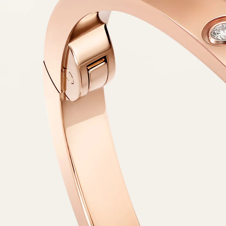 Браслет Cartier LOVE BRACELET SMALL MODEL 6 DIAMONDS B6079316