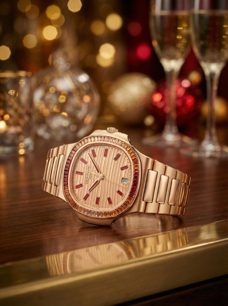 Часы Patek Philippe NAUTILUS LADY 7118/1300R-001