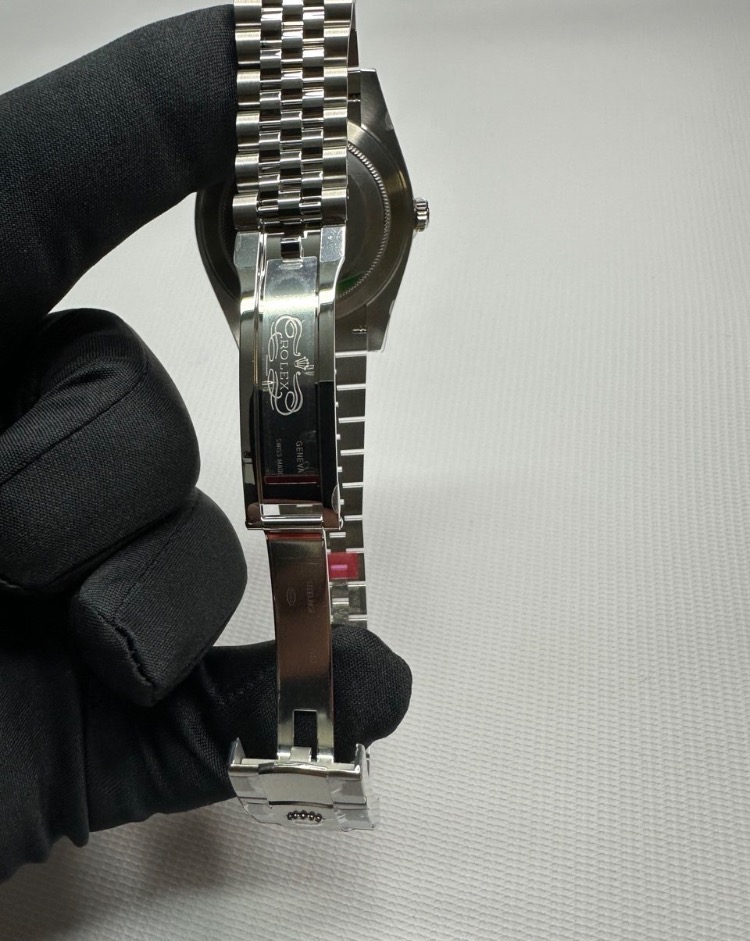 Часы Rolex Datejust 41mm Steel 126300-0020