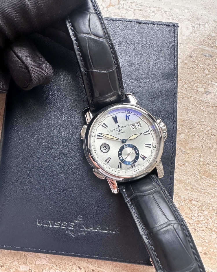 Часы Ulysse Nardin Dual Time 42 mm 243-55