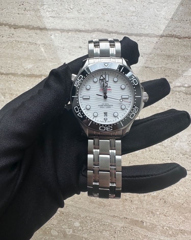 Часы Omega SEAMASTER DIVER 300M 42 мм 210.30.42.20.04.001