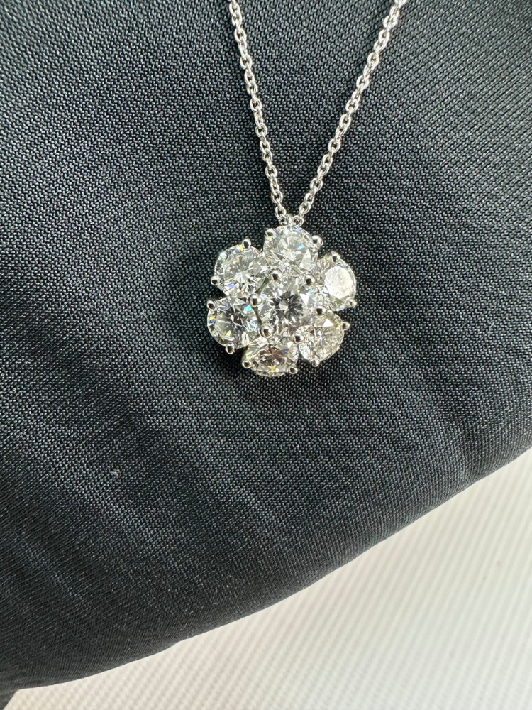 Подвеска Graff CLASSIC Diamonds